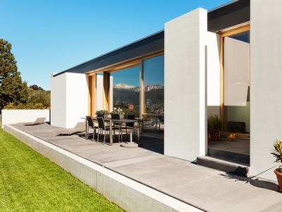 Pokládání zámkové dlažby u RD