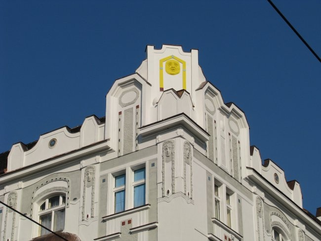 Rekonstrukce fasády, Komunardů 25, Praha 7