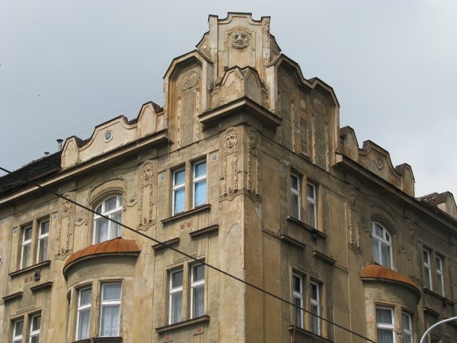 Rekonstrukce fasády, Komunardů 25, Praha 7